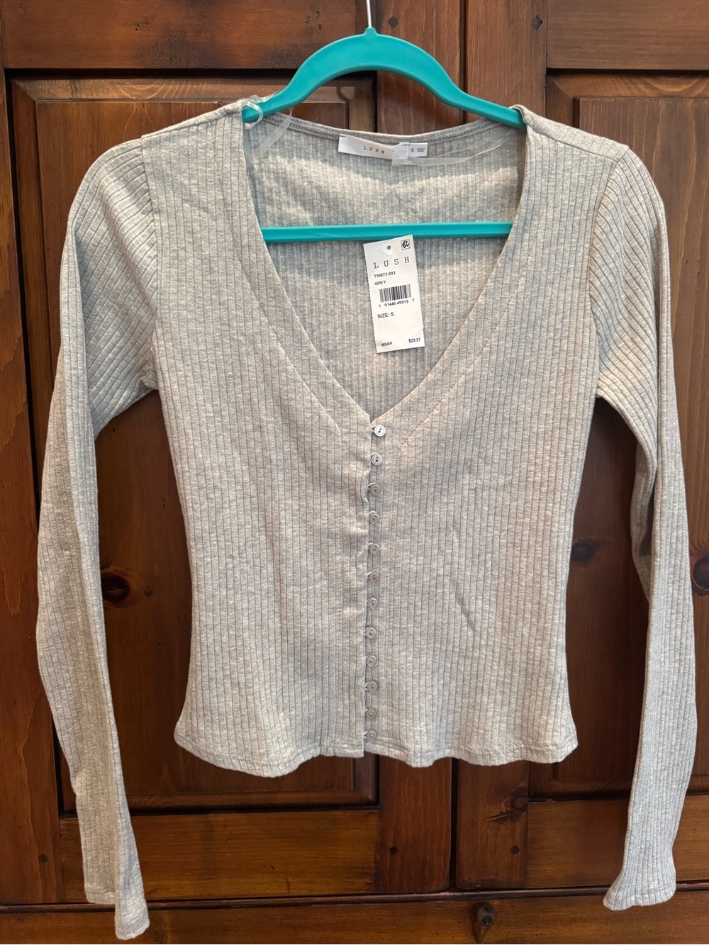Lush Size Small Light Gray Ribbed V-Neck Button-Front Long Sleeve Top. NWT